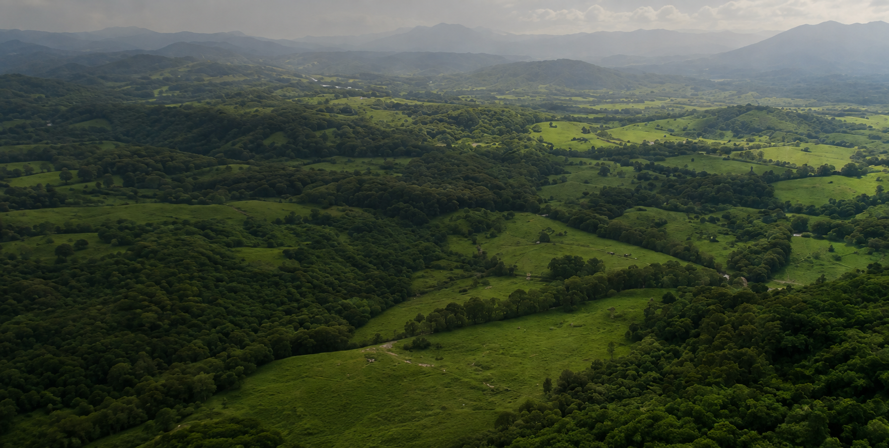Paisaje montañoso de Panamá con valles verdes